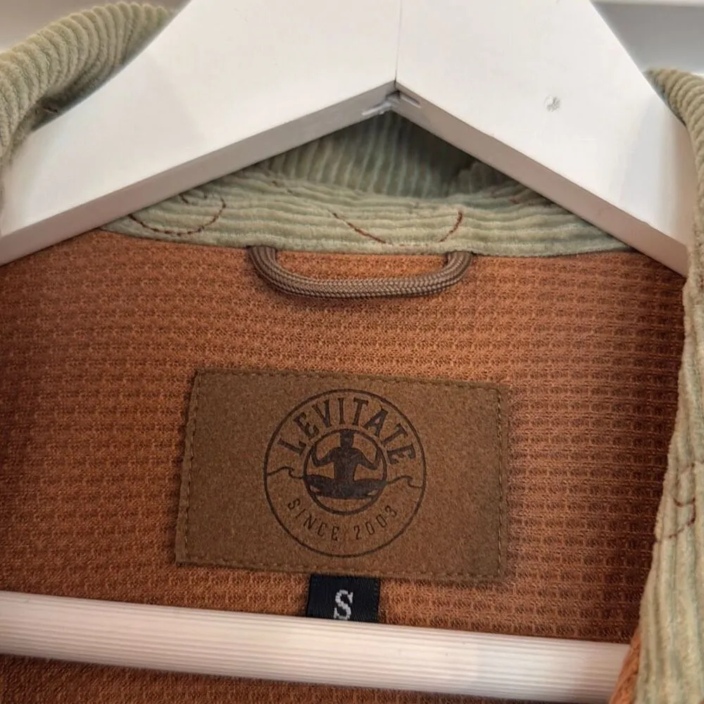 Levitate clothing Camden NWOT 2021 green corduroy jacket size small - Image 4