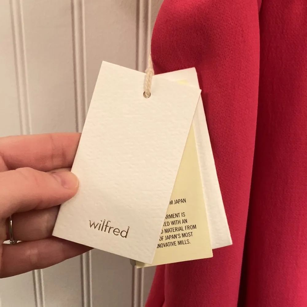 Aritzia NWT Wilfred draw string paper bag Alto pants sz M in fuchsia - Image 4