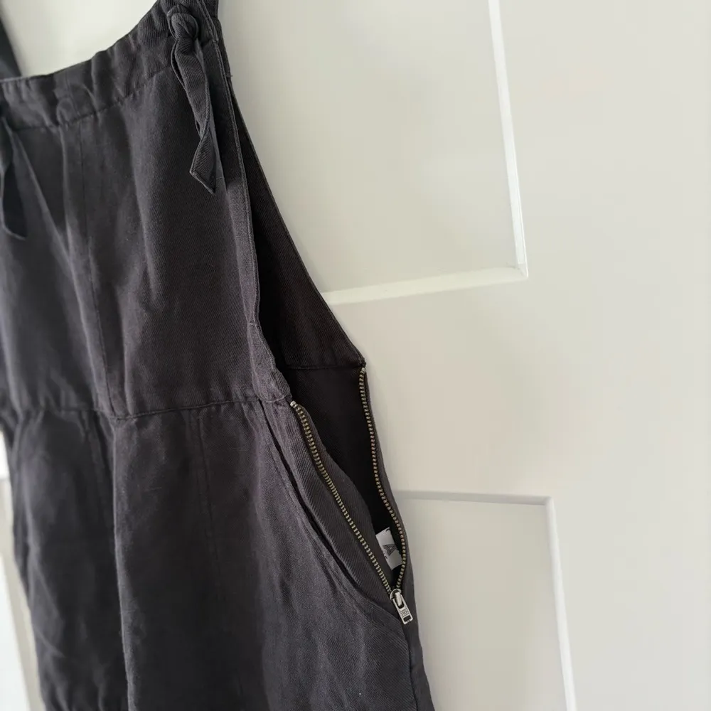 Able All Day Black Linen Blend Wide Leg Overall Jumpsuit Size X Small - Image 8