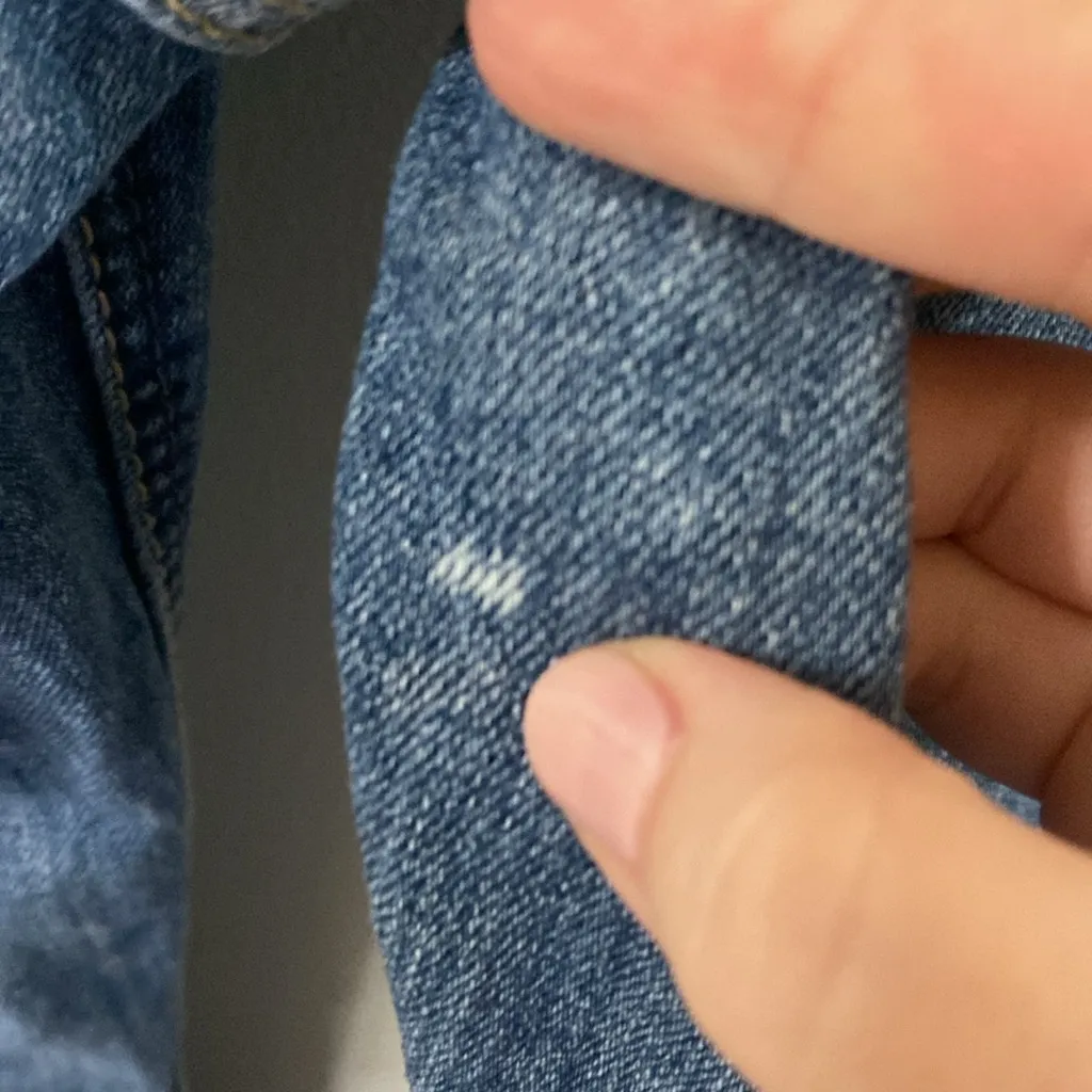 Silver Suki Bootcut Curvy Mid Rise distressed Jeans in dark sandblast size 30 - Image 12