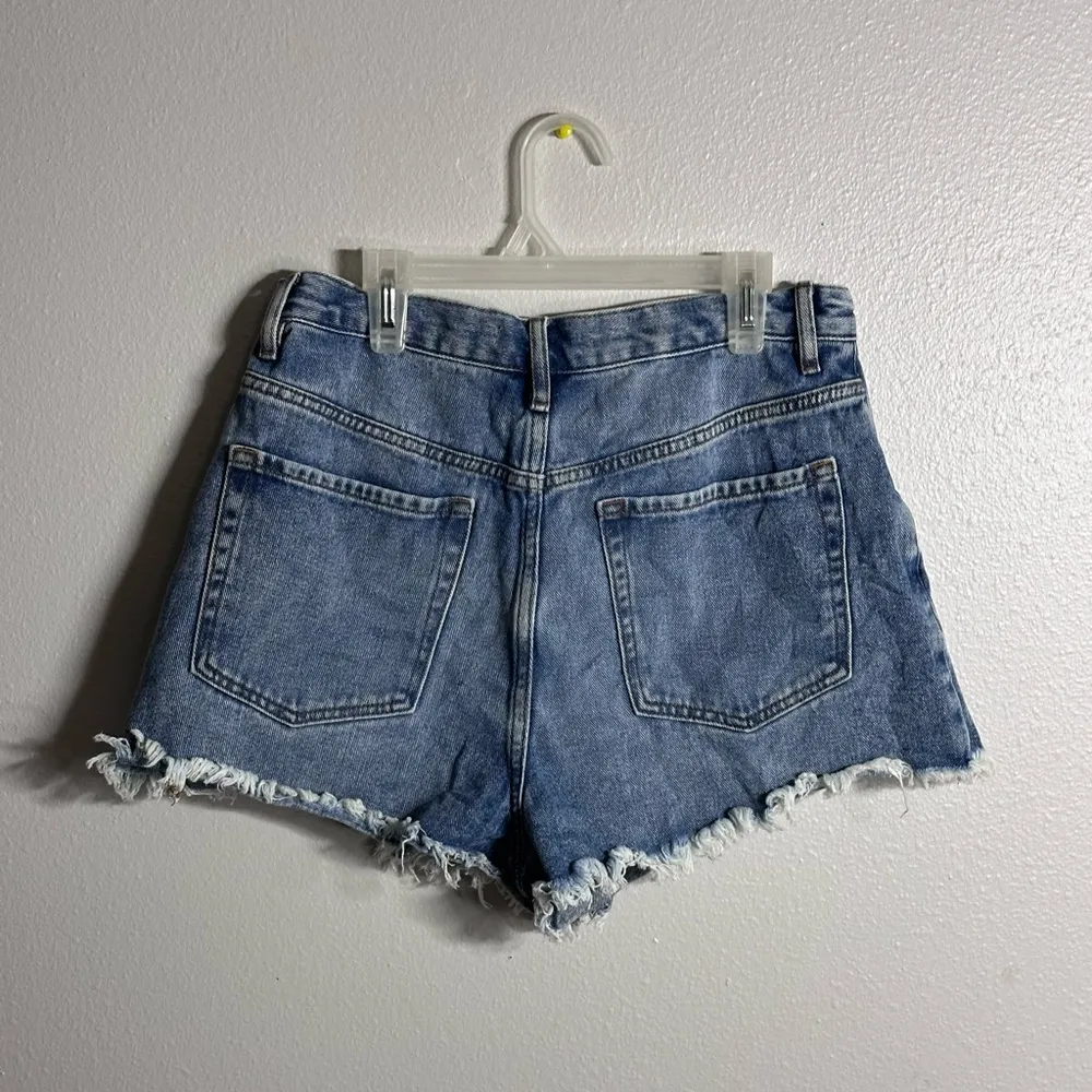 Pacsun Women Denim Ripped Vintage High Rise Shorts size 29. - Image 6