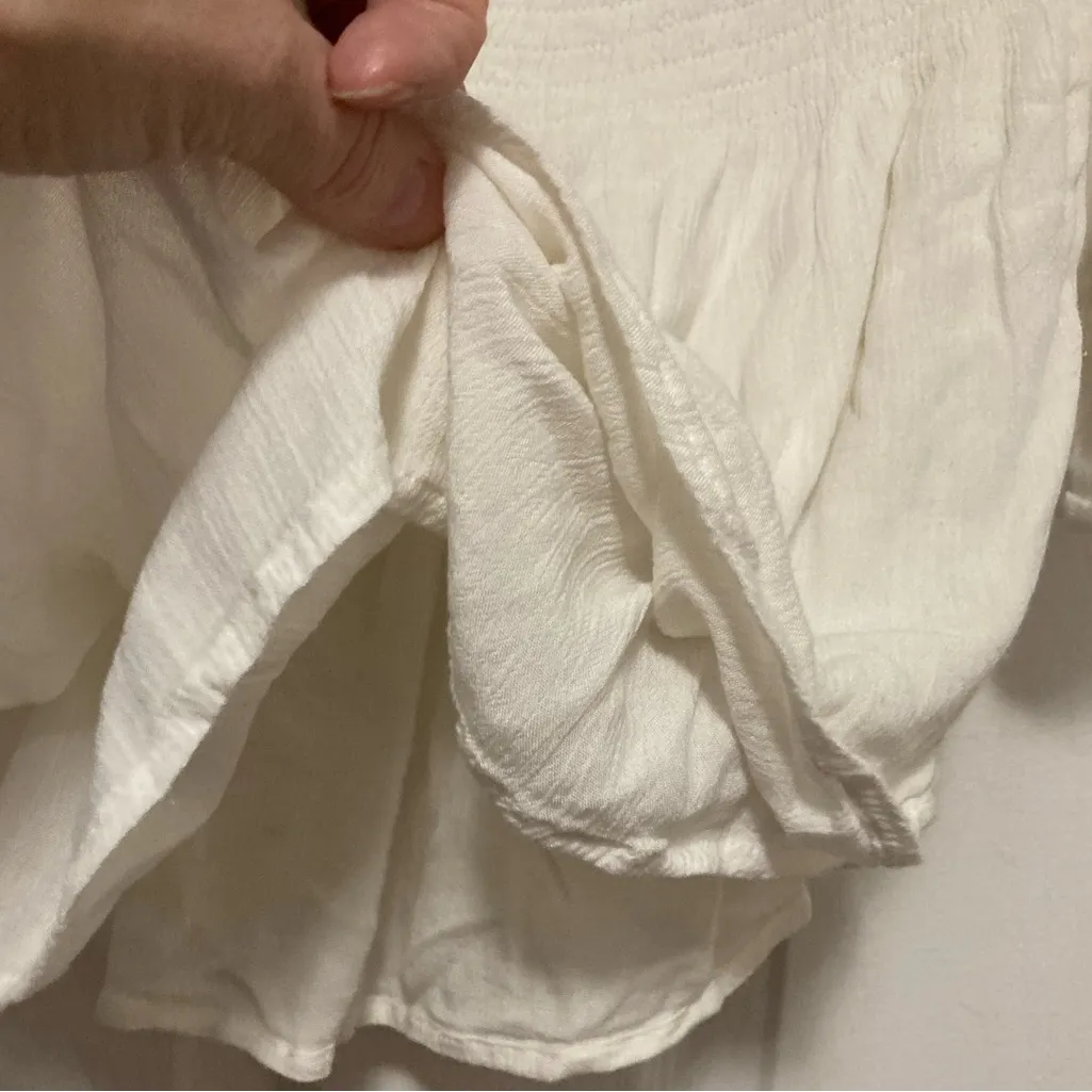 Hollister Off White Embroidered Floral Cropped Bell Sleeve Blouse Top - Image 5