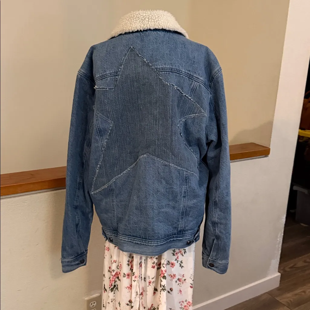 Obey denim jacket Sherpa lined size large customized with a star on the back - Image 2