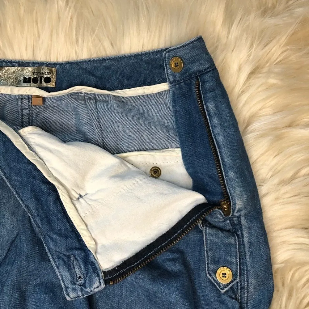 Topshop moto denim shorts size 6 - Image 4
