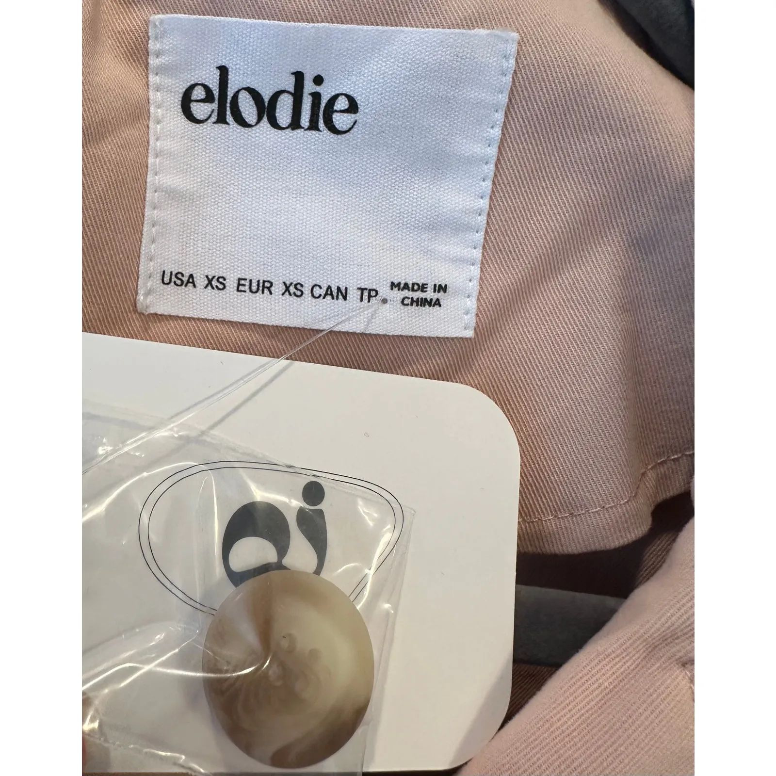 Elodie Eleanor Cropped Buckle Cuff Trench Coat Baby Pink size XS - Image 11