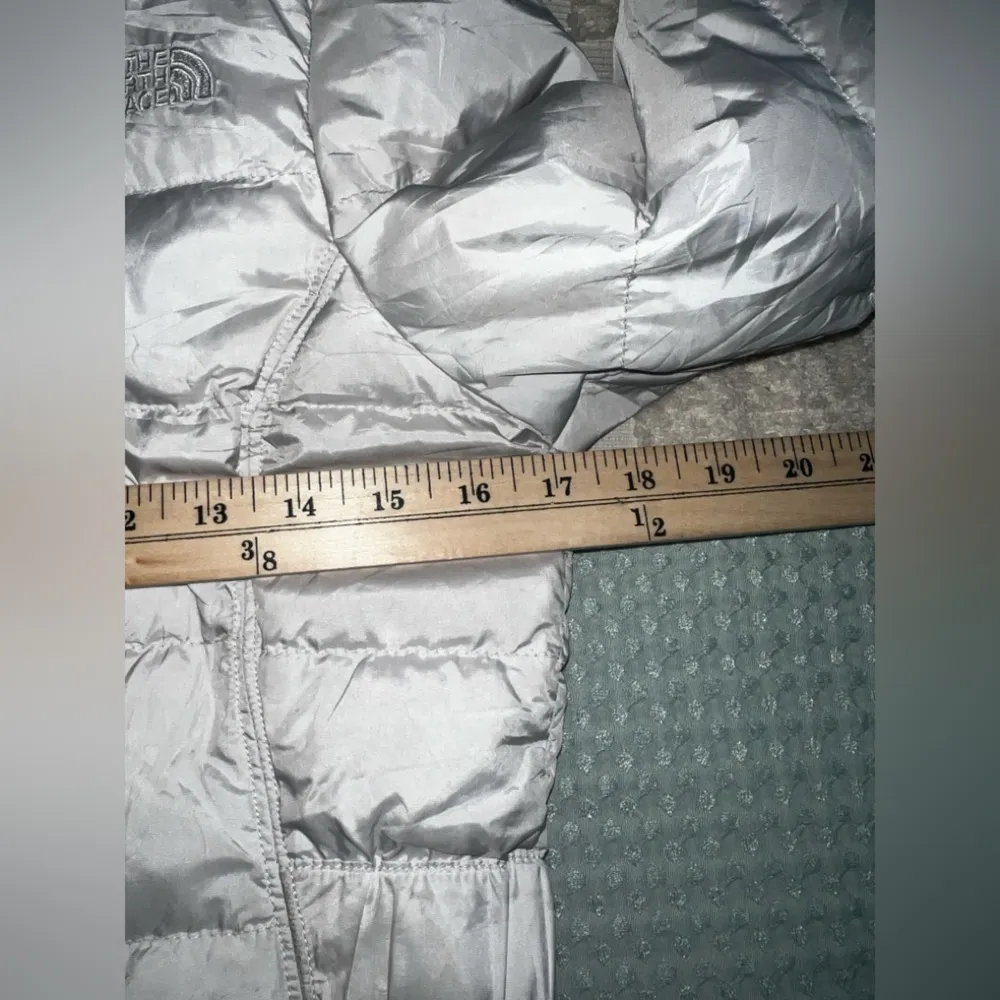 North Face 550 Down Puffer Jacket
Size XS - Image 5