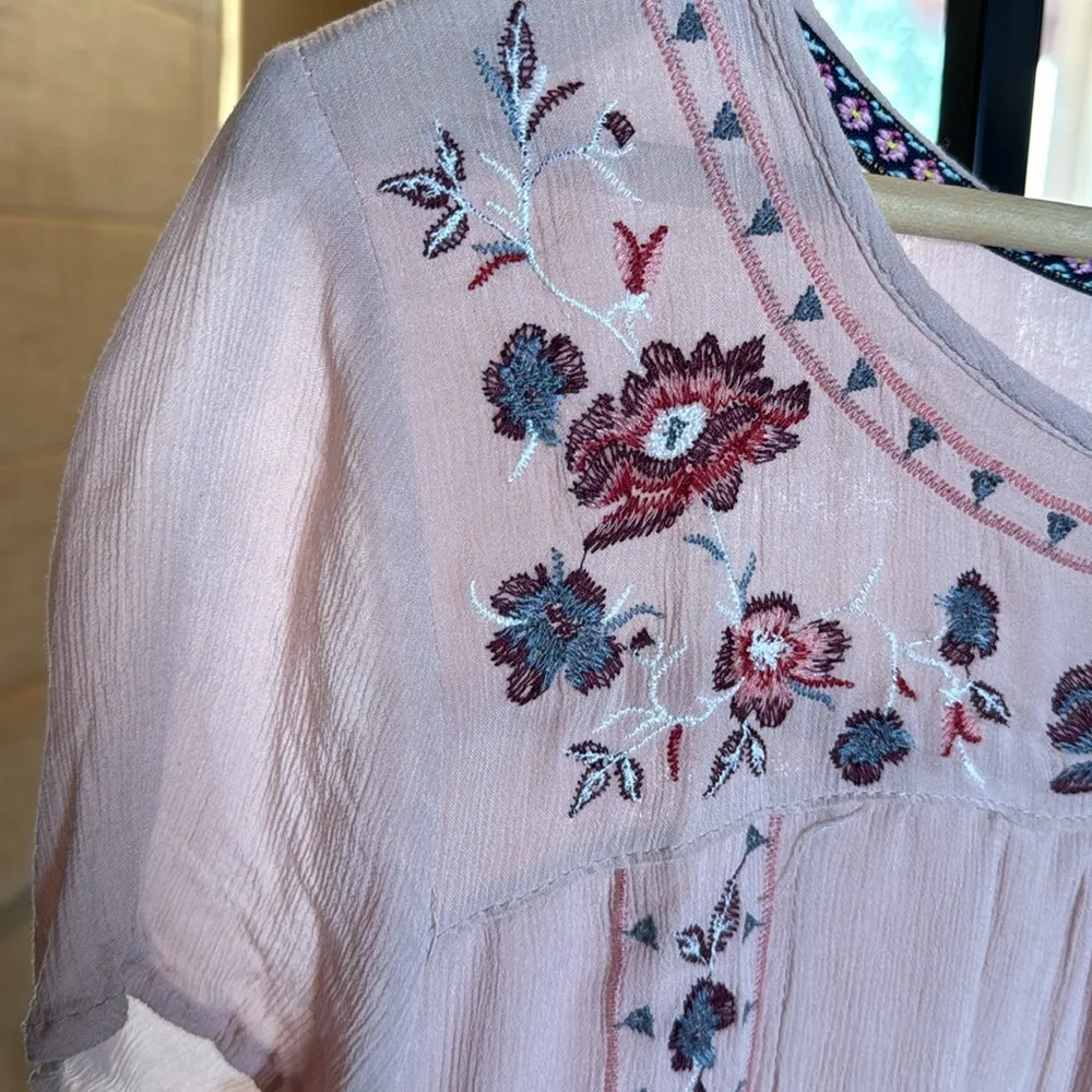 Knox Rose Blush Pink Embroidered Floral Lined Dress Size Medium - Image 2