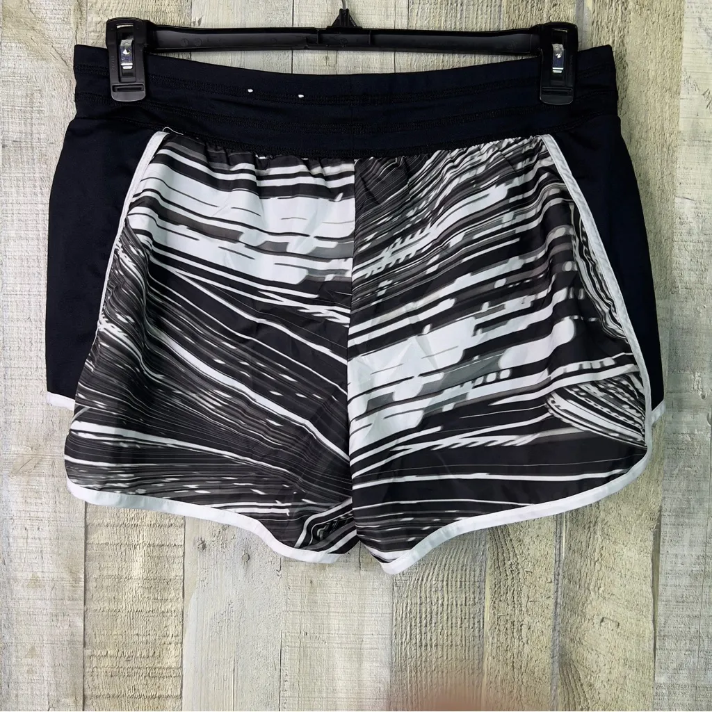 Tek Gear Dry Tek Size Large Black Gray White Shorts With Liner - Image 2