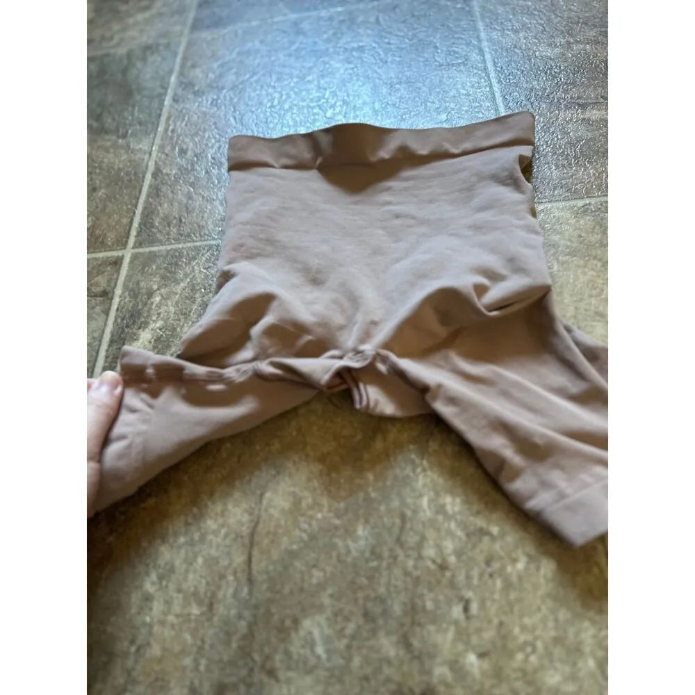 Skims Seamless Sculpt Mid Thigh Short Sienna Large - Image 10