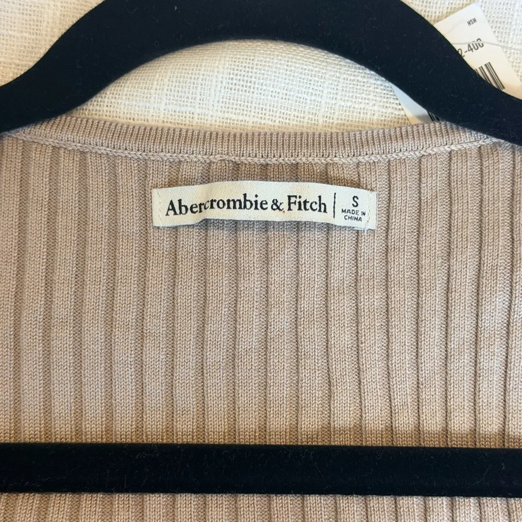 Abercrombie and Fitch NWT Luxeloft Wrapped Crop Sweater Size Small Tan Taupe - Image 6