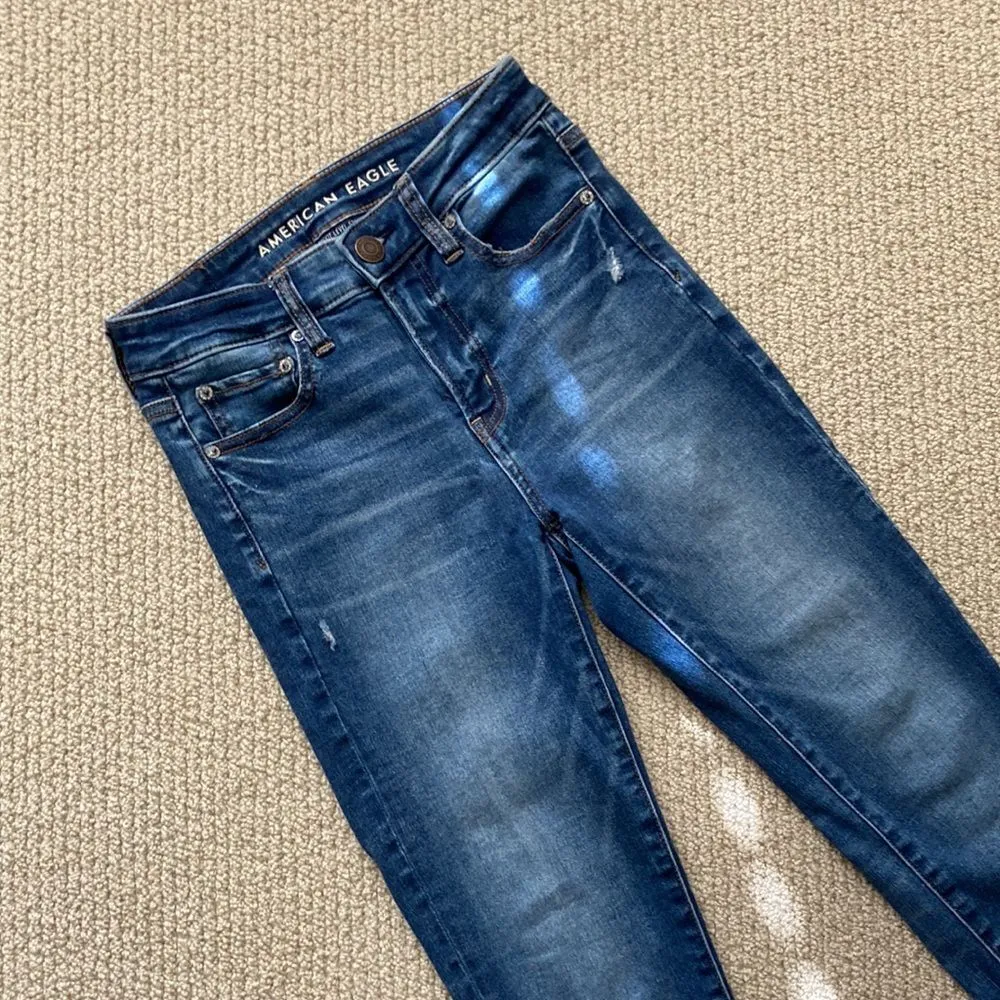 American Eagle Hi-Rise Jegging Jeans Size 2 Short Medium Wash Slim Like New - Image 2