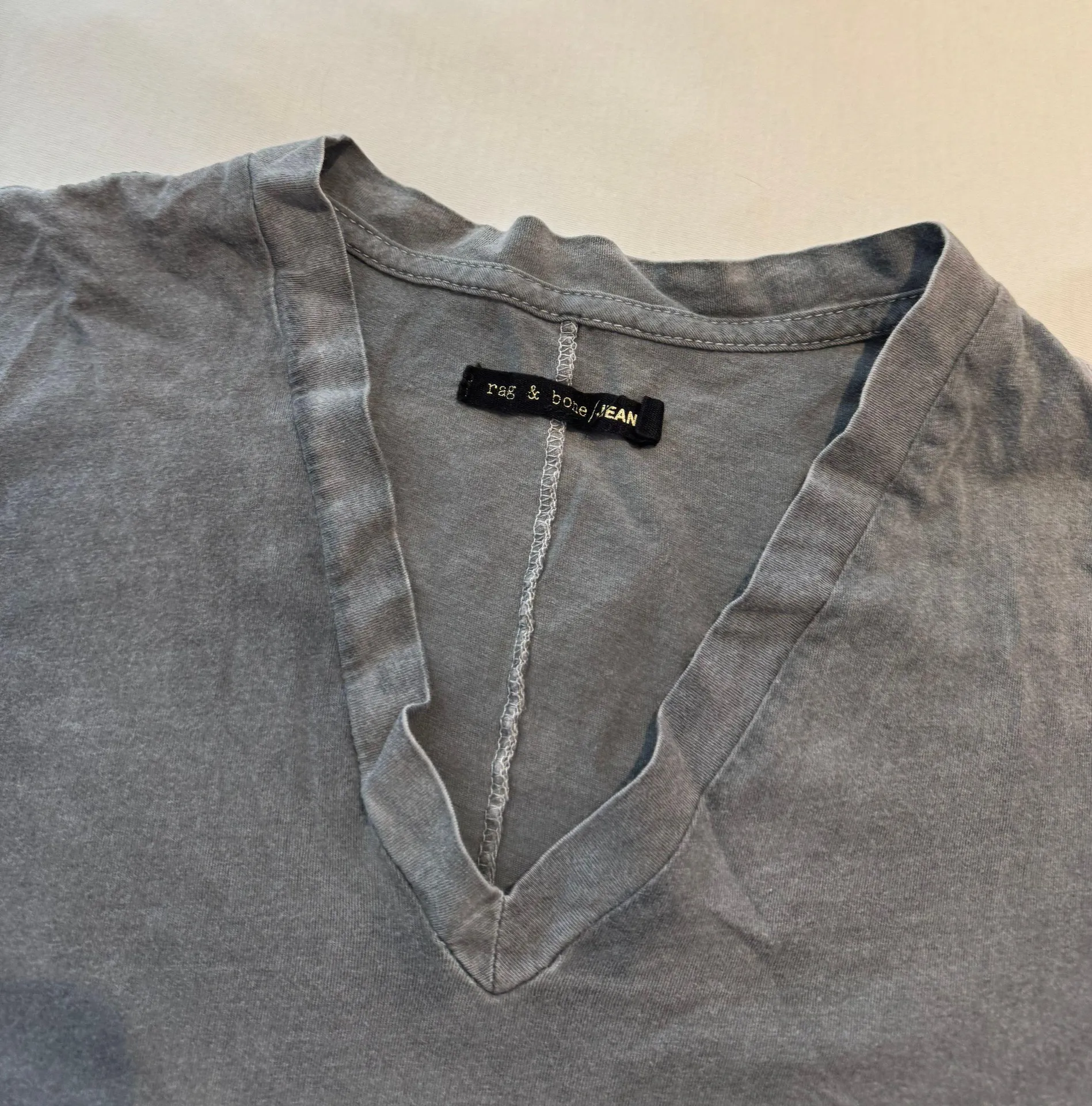 Rag and Bone Women’s Grey Ombré V Neck Tee - Image 2