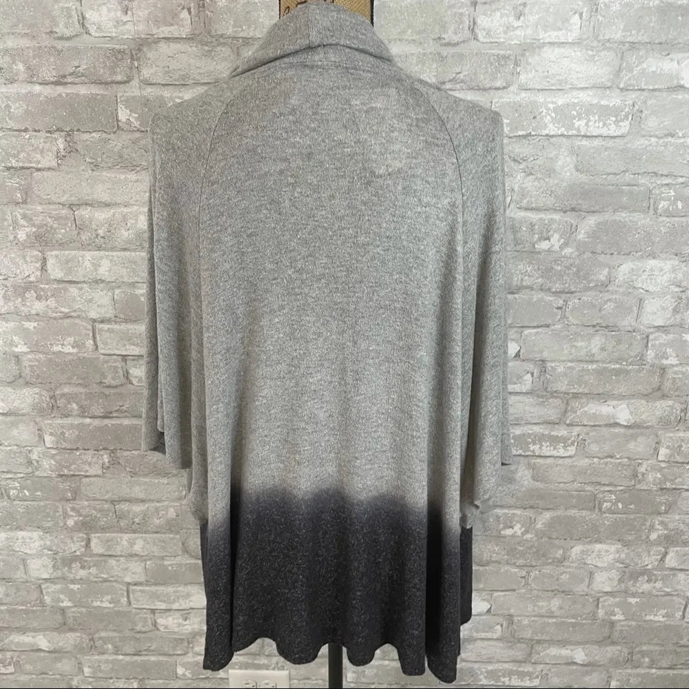 Status By Chenault Ombré Sweater Wrap Gray Size M - Image 3