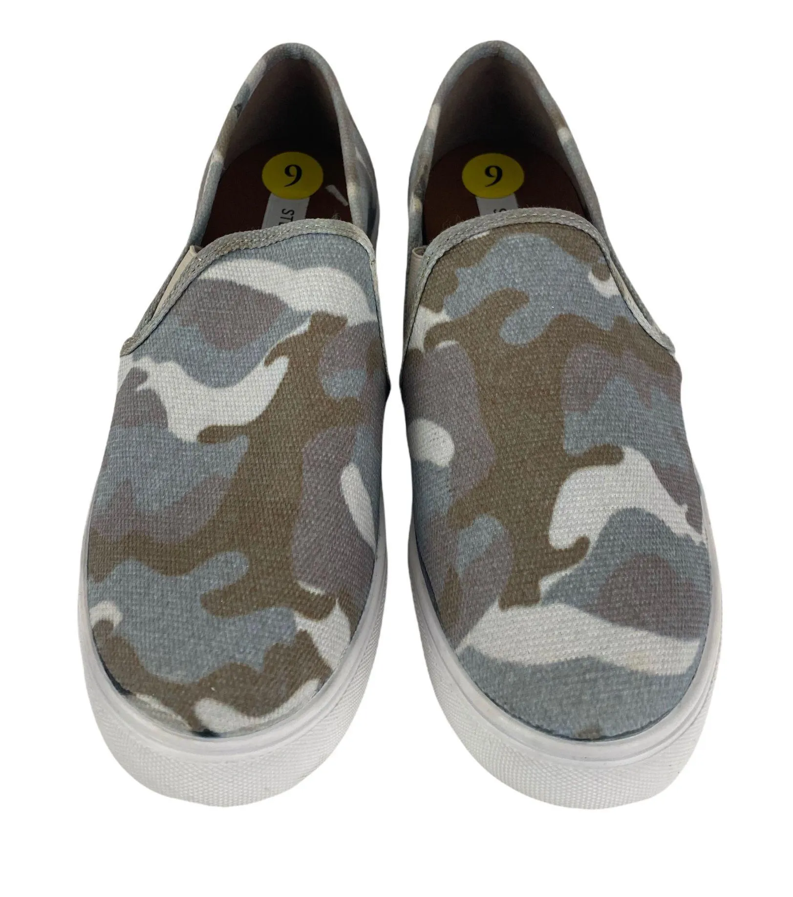 NWOT Camouflage Sneaker - Image 3