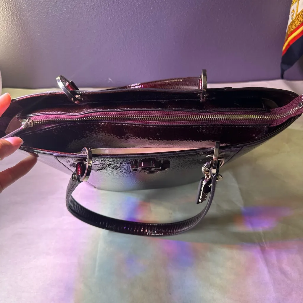 Guess  Shiny Burgundy Tote Bag - Image 6