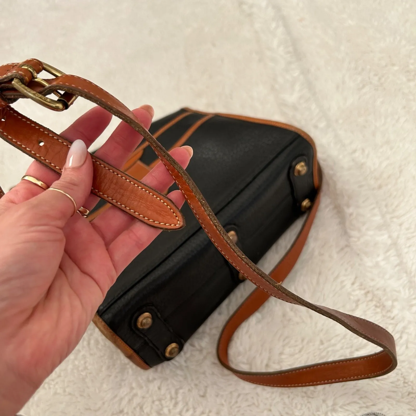 Vtg Dooney & Bourke Essex Black Crossbody All Weather Leather Heritage Made USA - Image 11