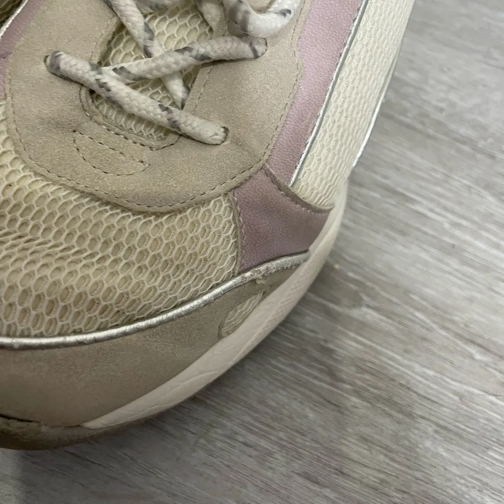 Call It Spring Chunky Tennis Shoe 7.5 - Image 5