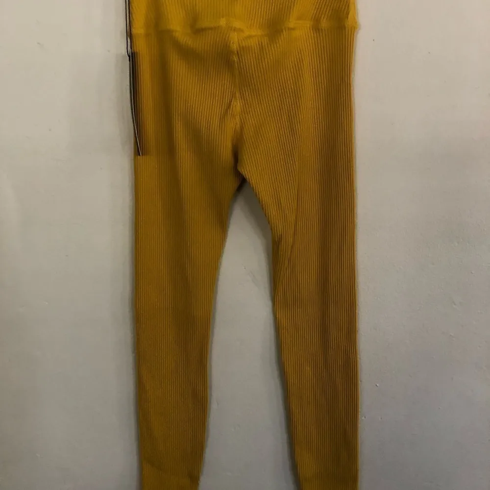 NWT Carbon38 Ribbed 7/8 Legging - Image 8