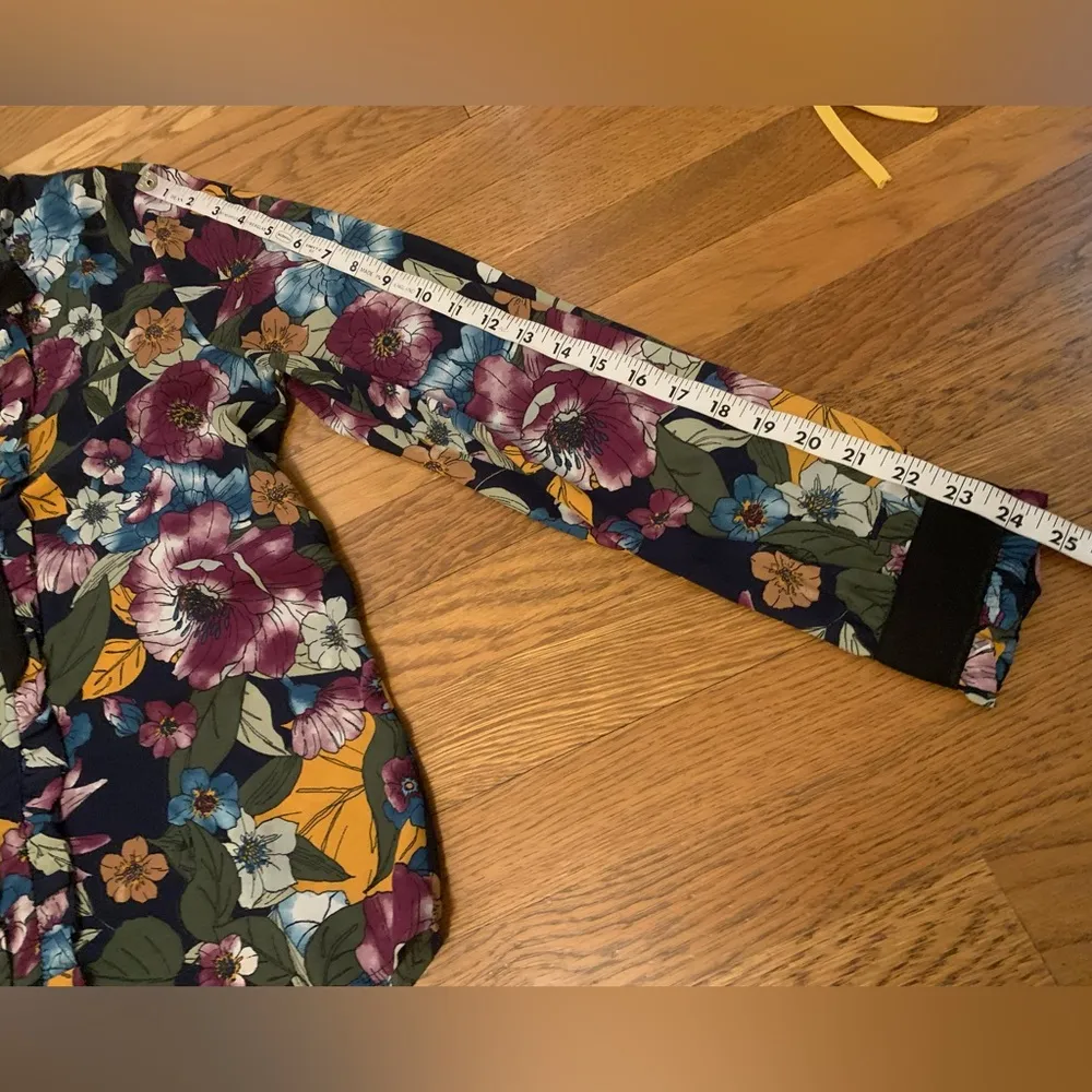 NWOT hate monde floral print tie neck long sleeve blouse size Medium - Image 12