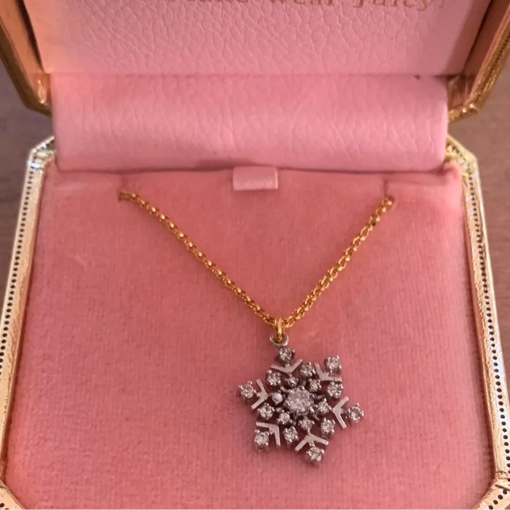 Pam & Gela Limited Edition 2009 Silver Snowflake Pendant Necklace - Image 3