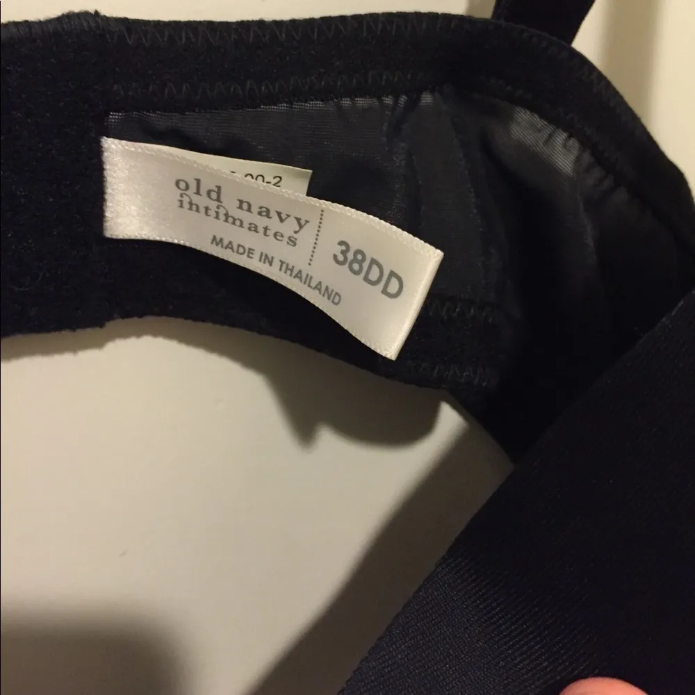 Old Navy NWOT black bra. - Image 6