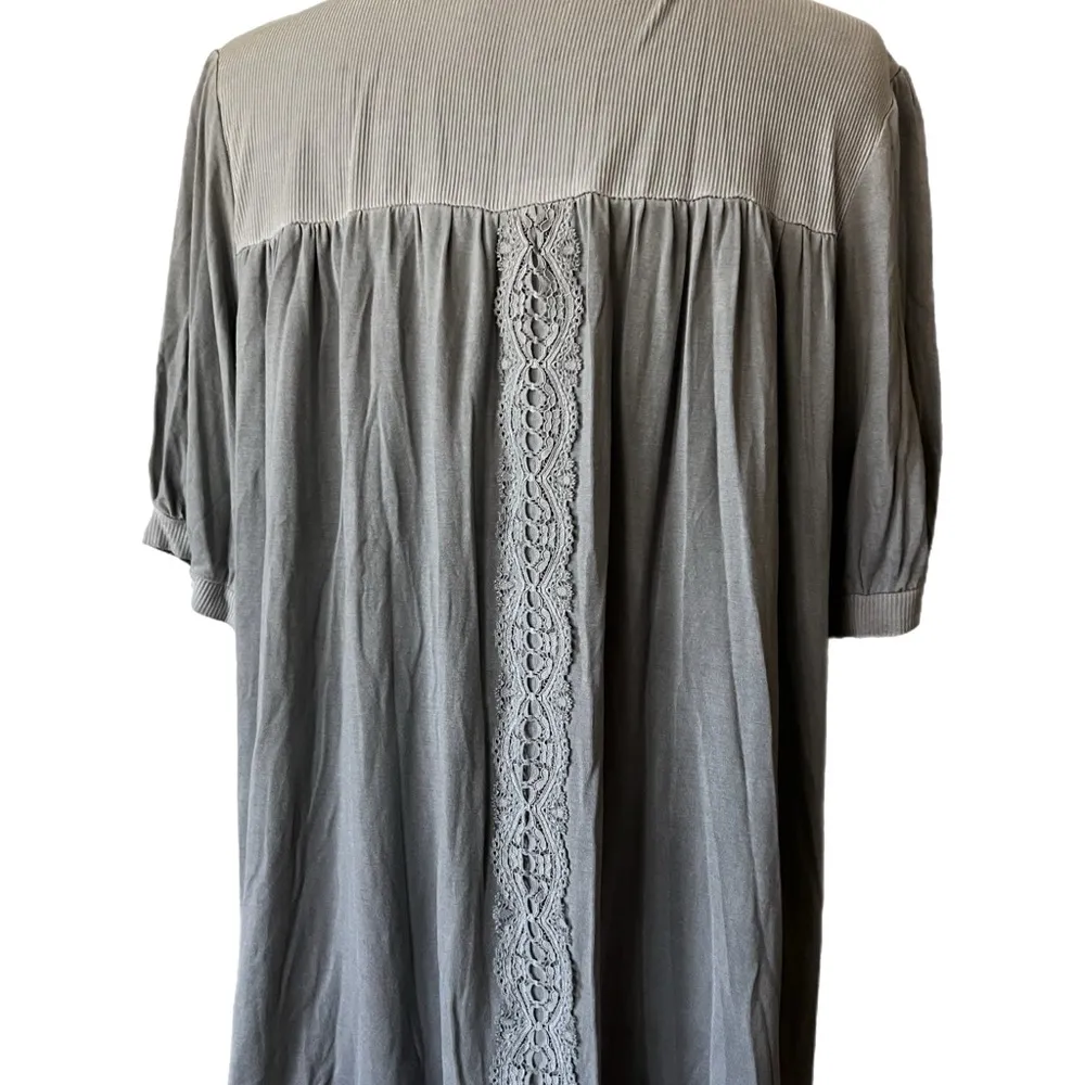 POL shirt lace‎ trim detail on the body - Image 7