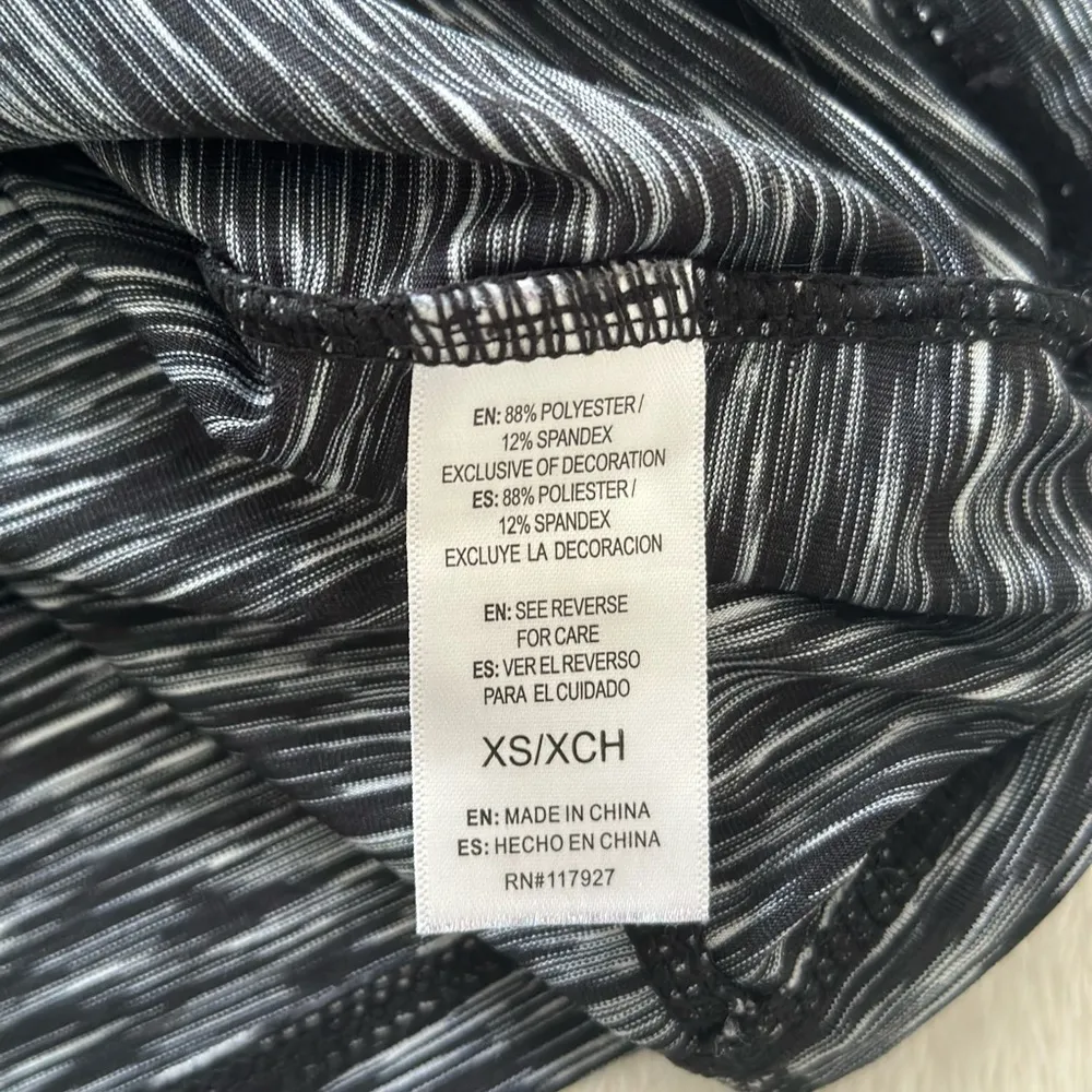 Women Reebok Track Pullover Top half zip Size XS - Image 6