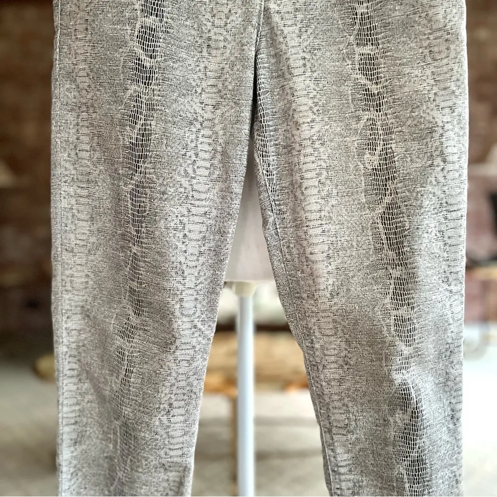 Madeleine Jeans Coated Snakeskin Skinny 4 Black Off white Y2K Edgy Party Chic - Image 6