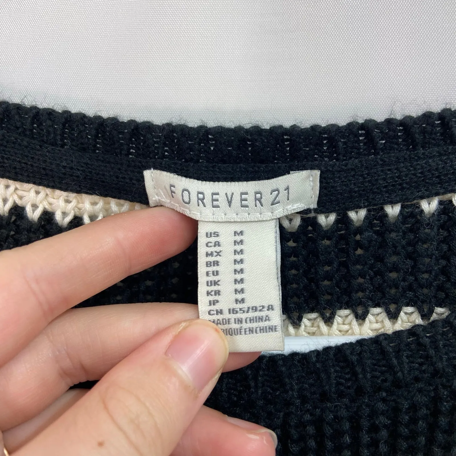 Forever 21 women's black cream thick knit striped crewneck‎ sweater stretch M - Image 3