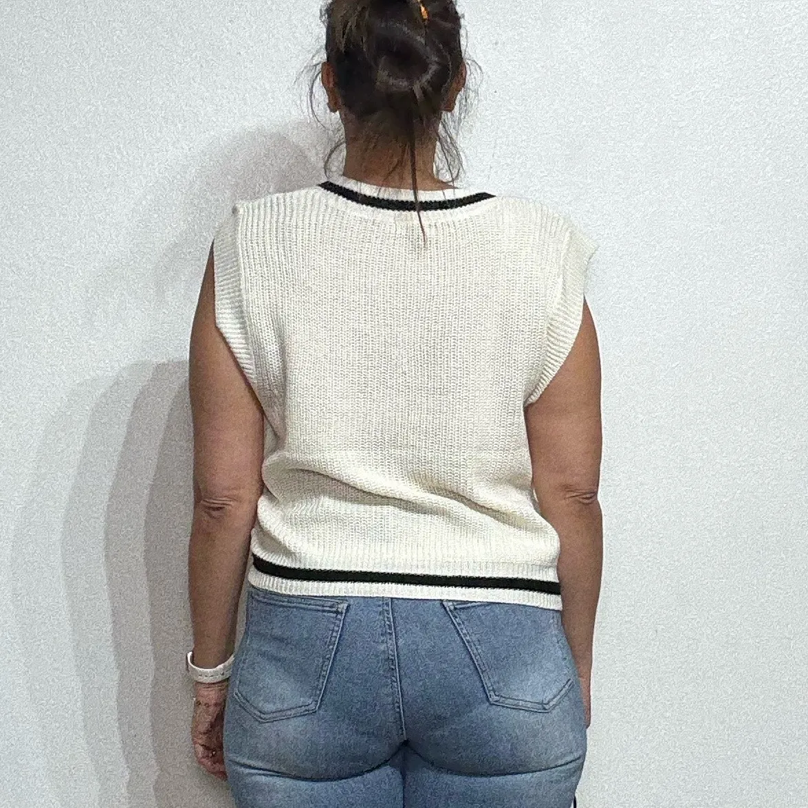 Ambiance Apparel White Sweater Vest Sz L - Image 9