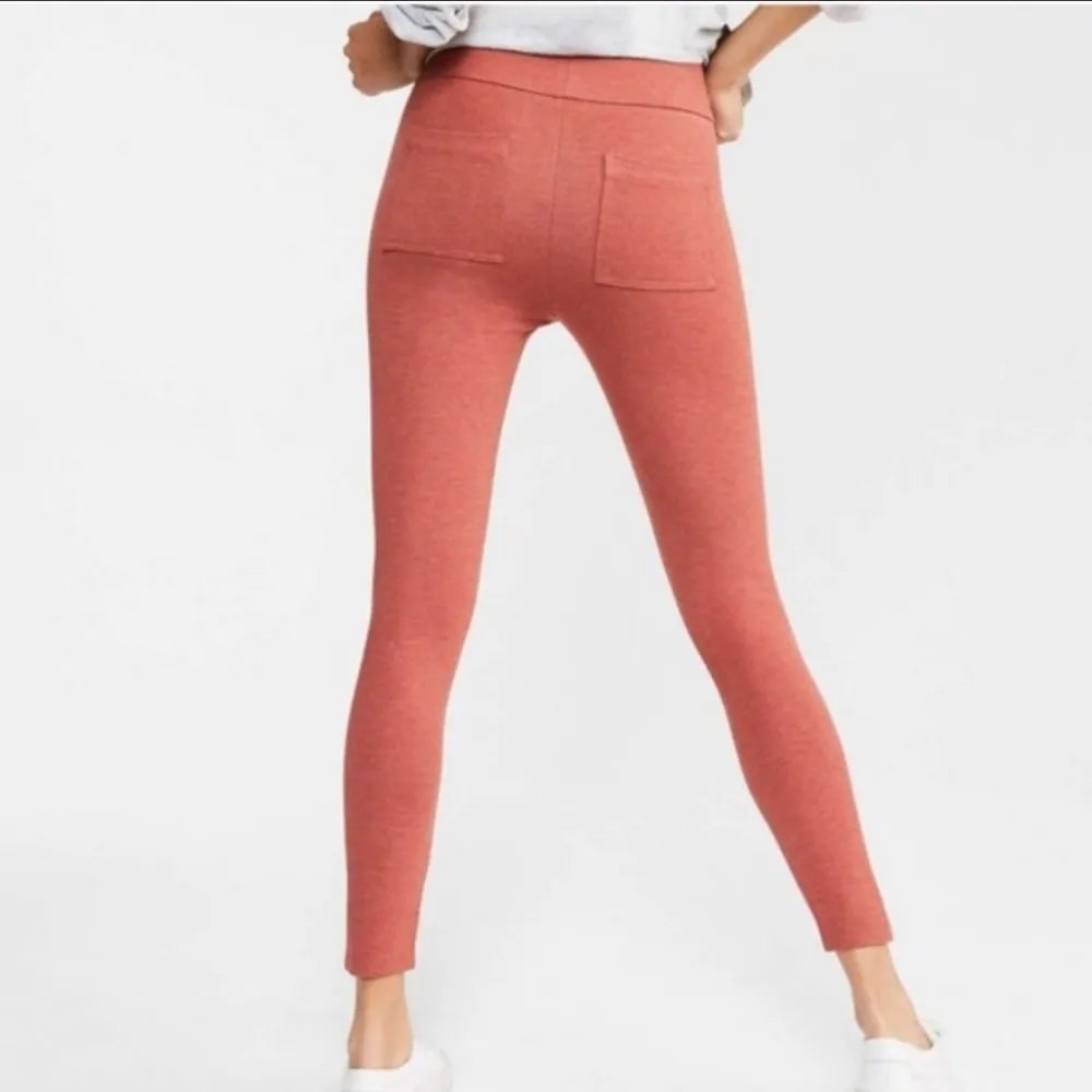 NWOT! LOFT Lou & Grey Heathered Red Back Pocket Pointe Leggings XS - Image 2