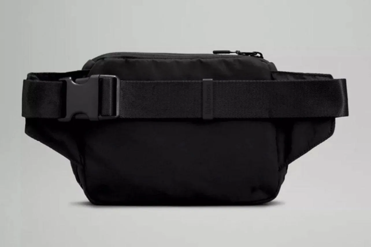 Lululemon Clean Lines Belt Bag - Image 3