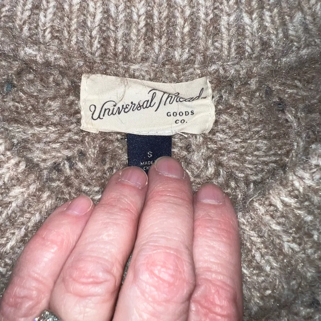 Super Cute Universal Thread Pointelle Sweater Vest! - Image 7