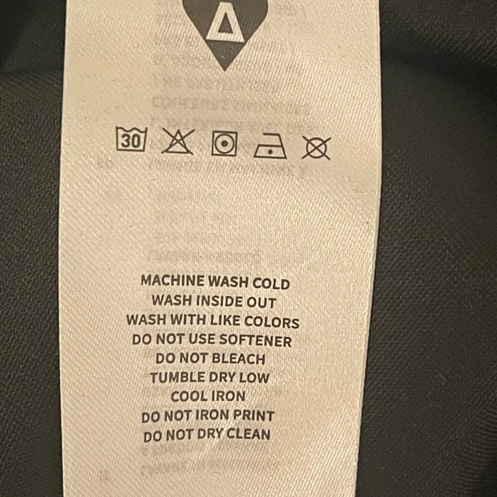 Elfric Eden
Oversized Black Spider Graphic Hoodie Size L - Image 14