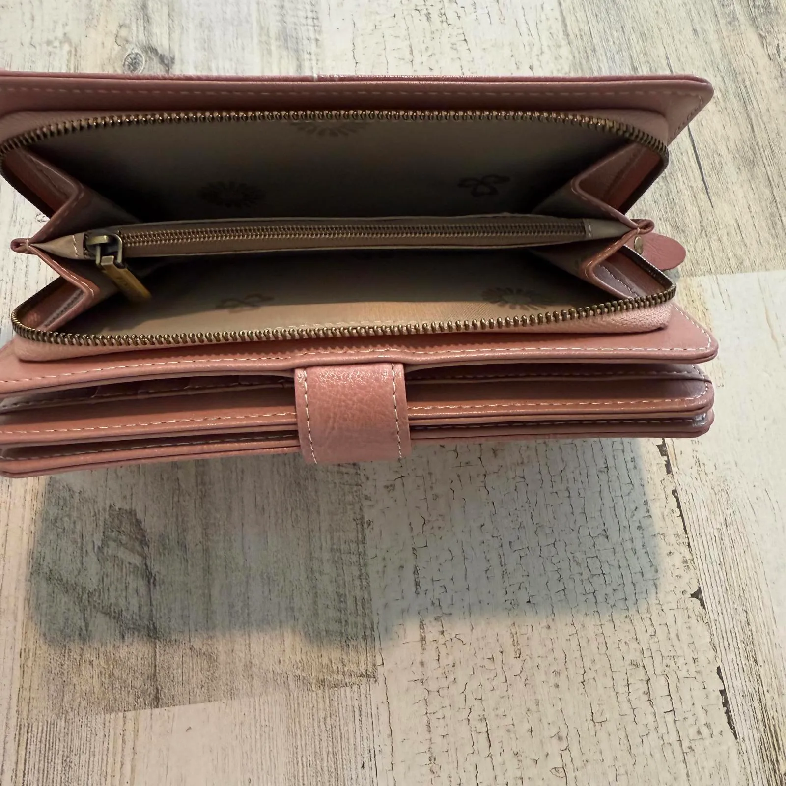 Travelambo Dusty Pink Leather Wallet with Snap Closure RFID Blocking Trifold - Image 3