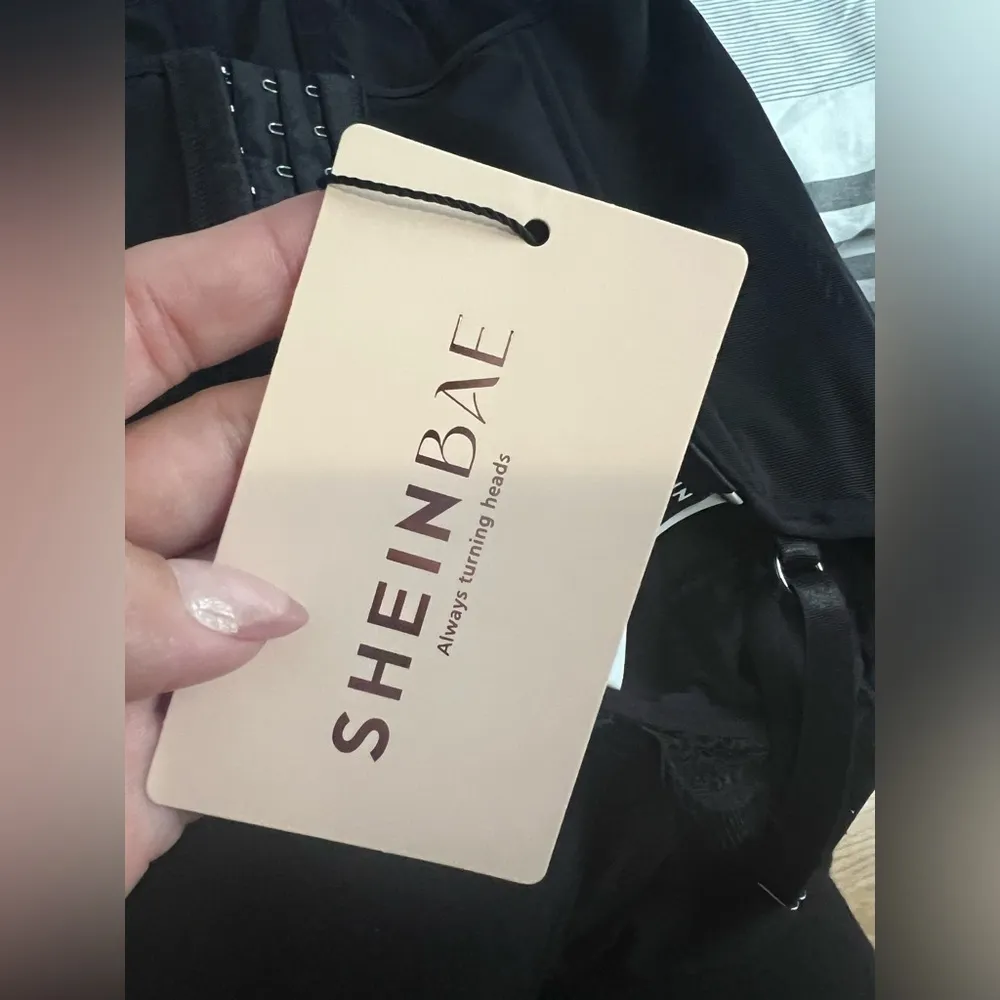 SHEIN x Carly Lawrence SHEIN BAE Lace Trim Bustier Cami Top - Image 9