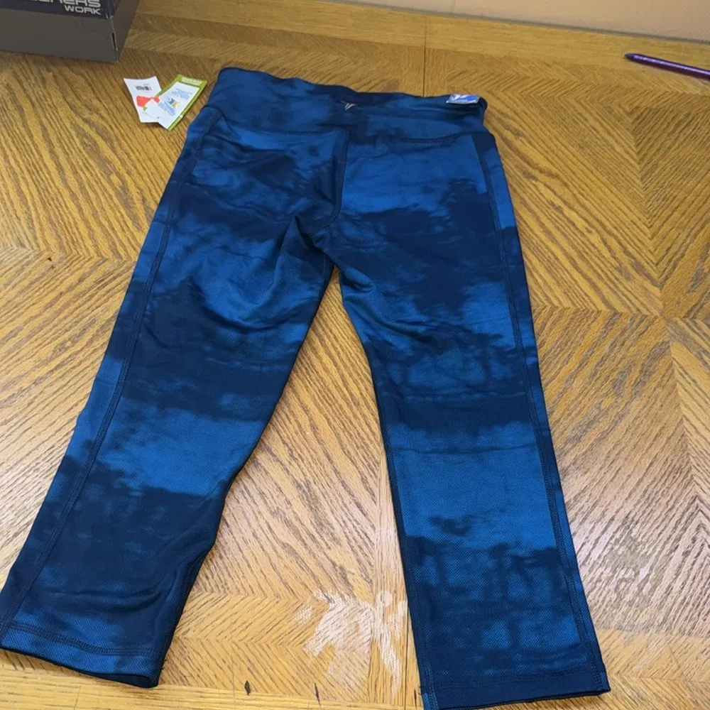 Old Navy Active capri workout pants - Image 4
