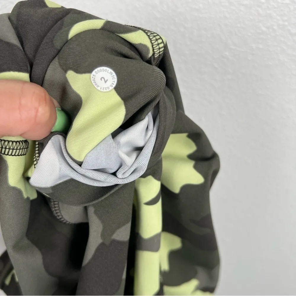 LULULENON Swift Speed High Rise Tight Camo Sz 2‎ - Image 9
