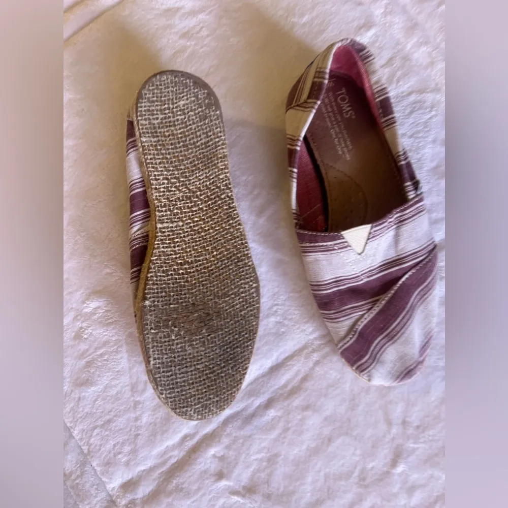 MTOMS Women’s Classics Shiraz Umbrella Stripe Shoes  7W Lightweight alpargatas - Image 6