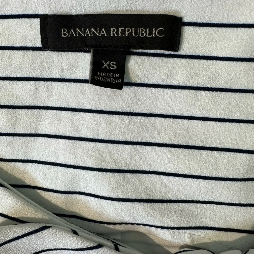Banana Republic Striped Blouse Neck Bow - White  Navy Nautical Stripes,Size XS‎ - Image 5