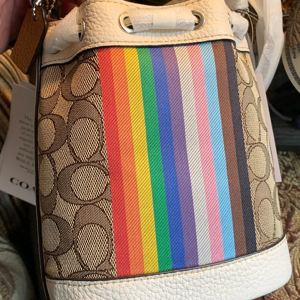 Authentic COACH Signatu jacquard/refined leather rainbow logo drawstrings Crosby - Image 9