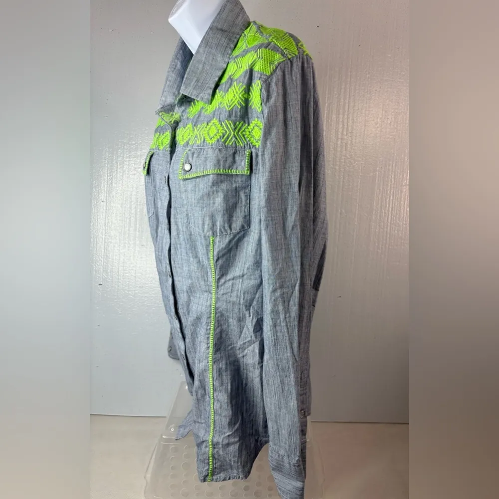 Rock & Roll Cowgirl XL Embroidered Long Sleeved Pearl Snap Shirt in Lime n Blue - Image 3