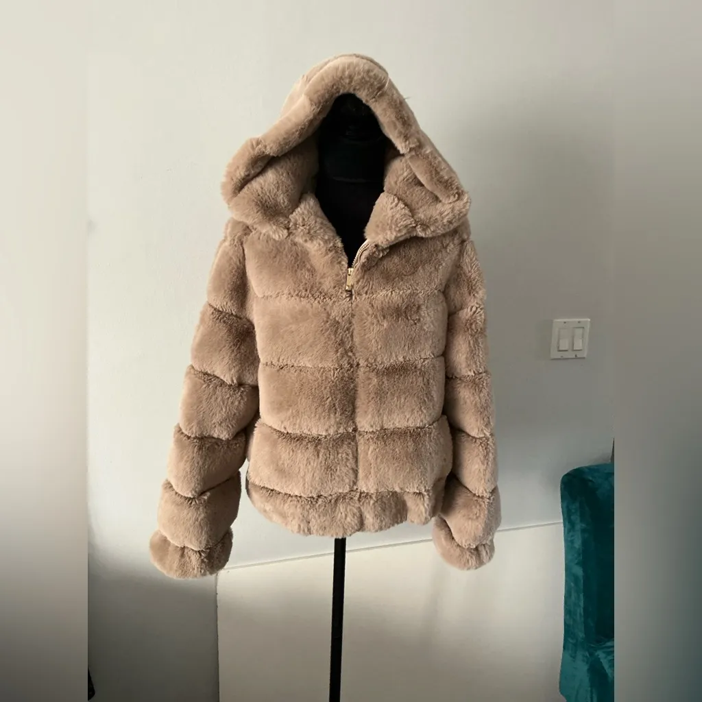 BCBG MAXAZRIA faux fur jacket 🔥🔥🔥🔥 - Image 3