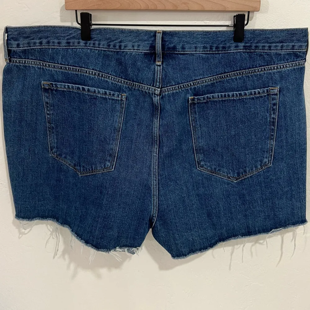 Old Navy Dark Wash Star Denim Boyfriend Shorts Size 20 New - Image 4