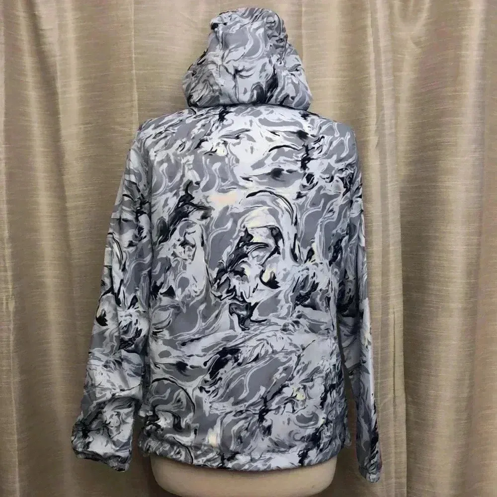 NWT New Balance Women’s Lightweight Windbreaker - Image 6