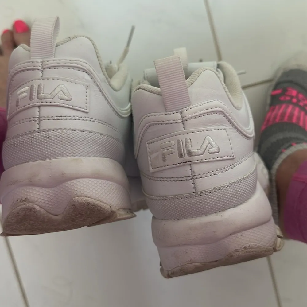 Fila Disruptor leather  White Sneaker size 9 Euc - Image 6