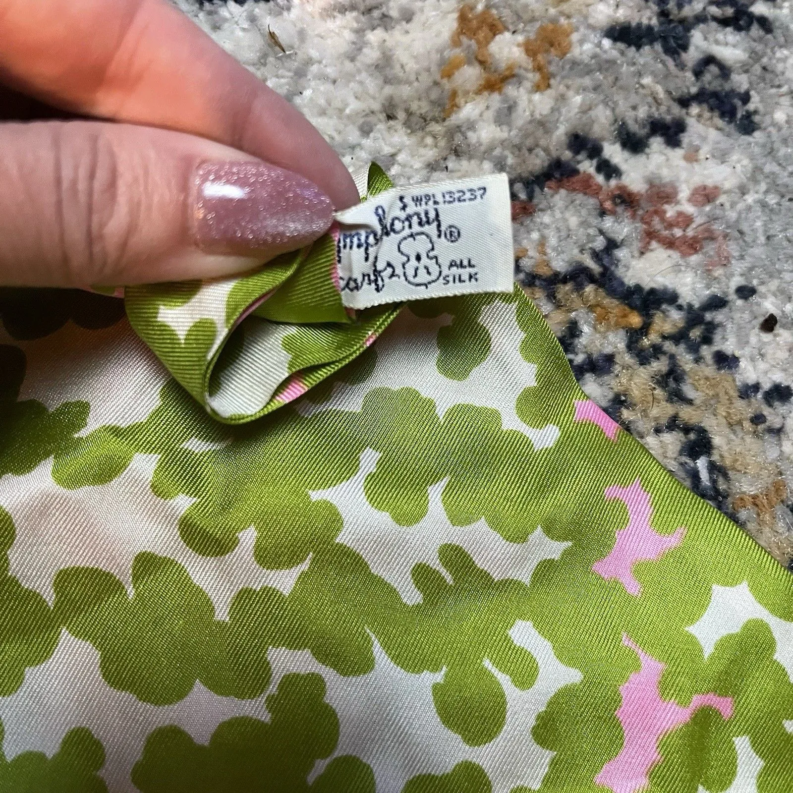 VINTAGE LAVENDER SCARF TIE SYMPHONY SCARFS MADE IN USA 100% JAPANESE SILK - Image 3