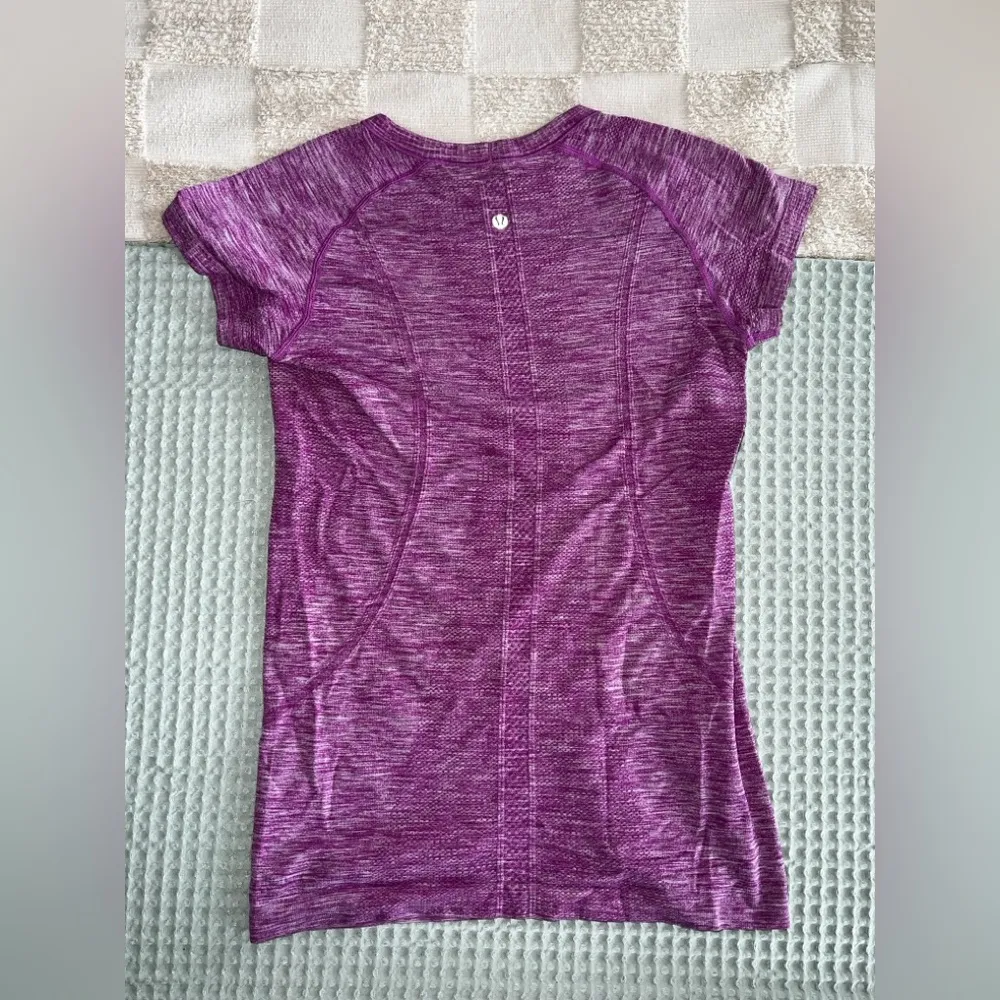LULULEMON SWIFTLY Tee ULTRA VIOLET
Size 6 - Image 5