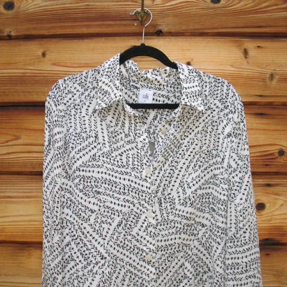 NWT CAbi Osaka Nights Split Back Top Blouse - Image 4