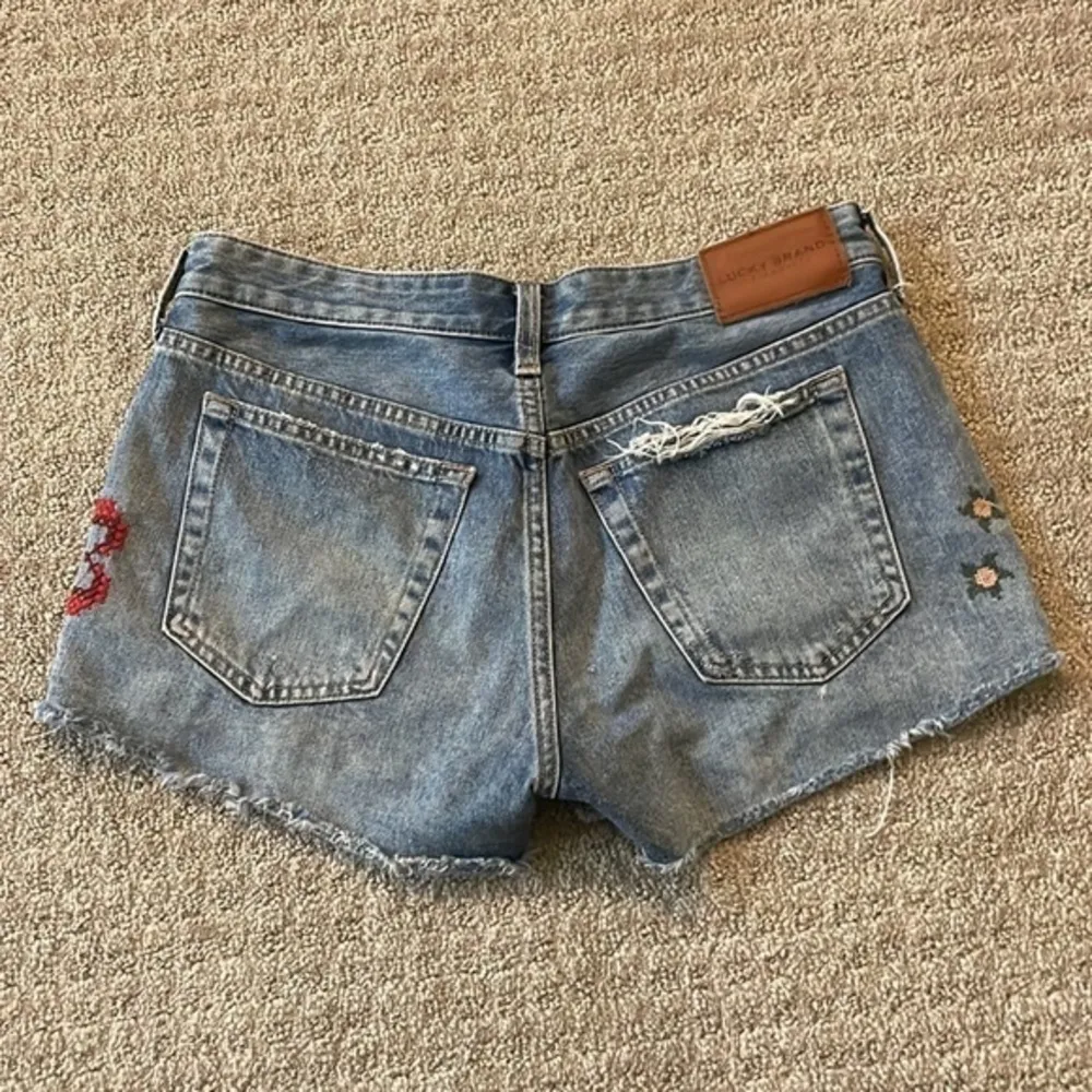 Lucky Brand Mid Rise Boy Denim Shorts - Image 5